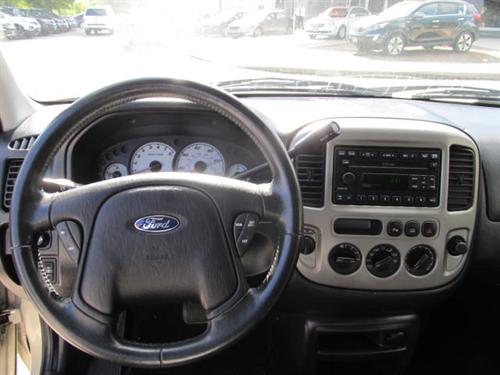 Ford Escape 2003 photo 1