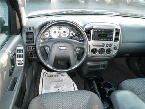 Ford Escape 2003 photo 2