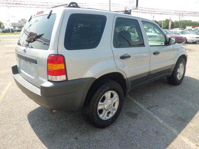 Ford Escape 2003 photo 2