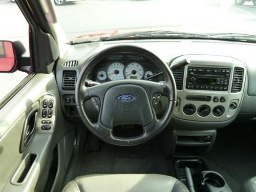 Ford Escape 2003 photo 2