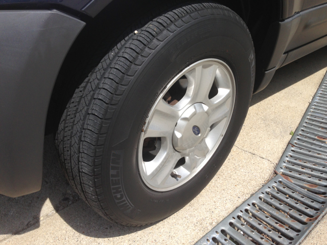 Ford Escape 2003 photo 1