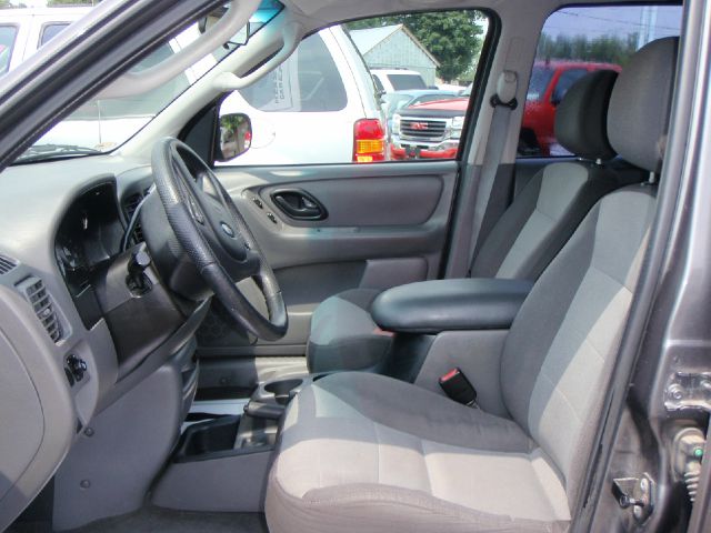 Ford Escape 2003 photo 2