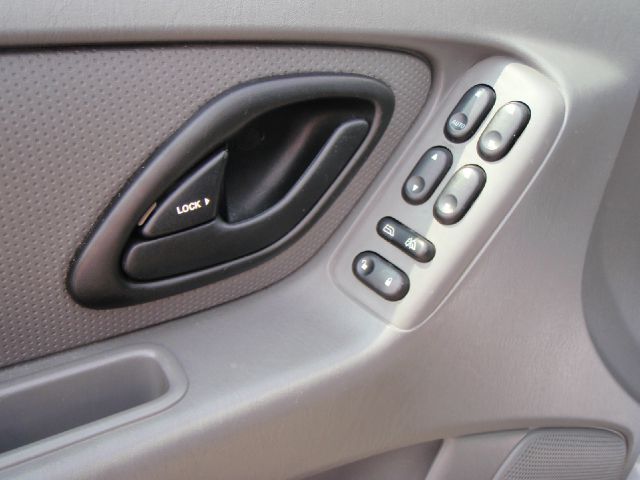 Ford Escape 2003 photo 4
