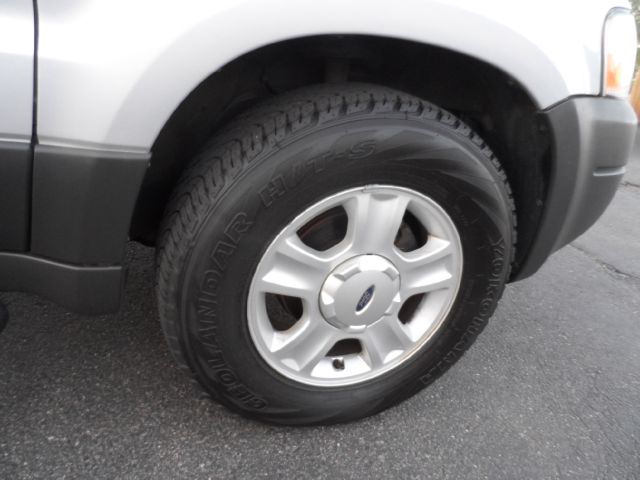 Ford Escape 2003 photo 2