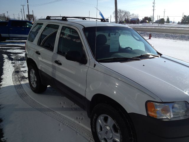 Ford Escape 2003 photo 2
