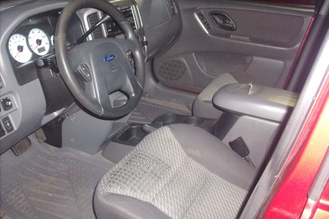 Ford Escape 2003 photo 1