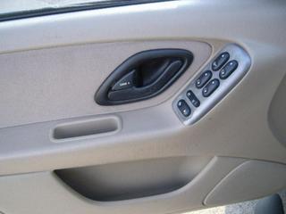 Ford Escape 2003 photo 1