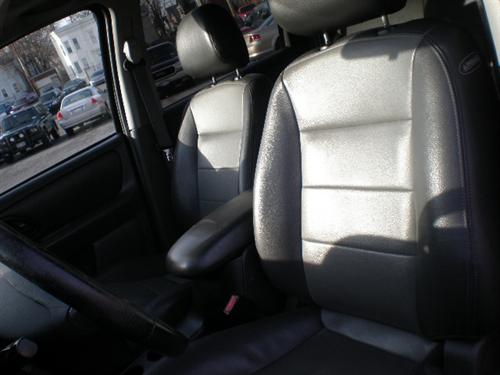 Ford Escape 2003 photo 2