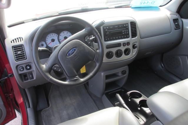 Ford Escape 2003 photo 1