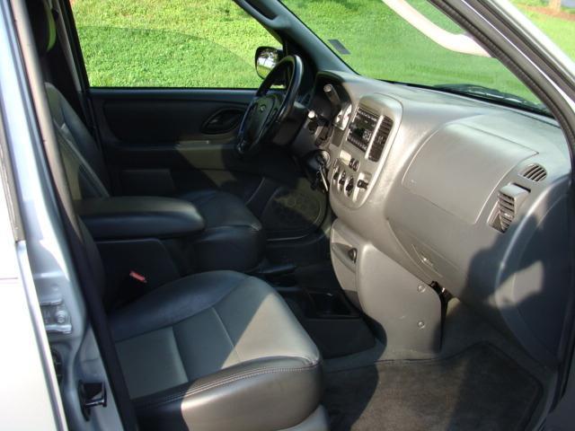 Ford Escape 2003 photo 2