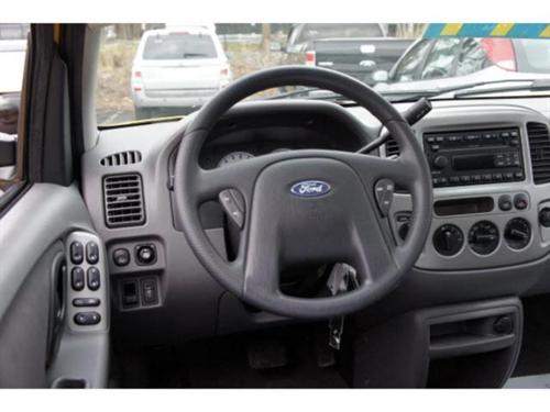 Ford Escape 2003 photo 1