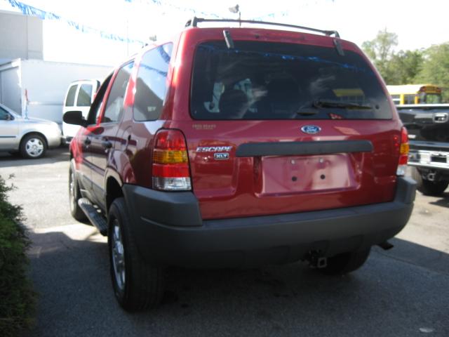 Ford Escape 2004 photo 1