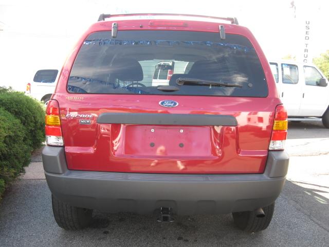 Ford Escape 2004 photo 2