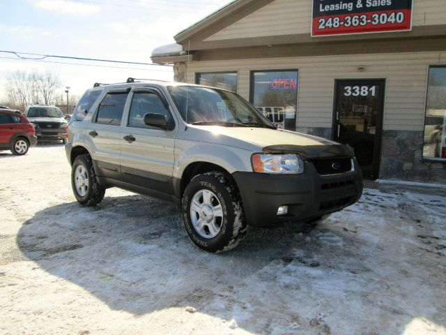 Ford Escape 2004 photo 2