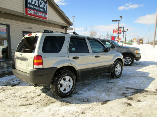 Ford Escape 2004 photo 3