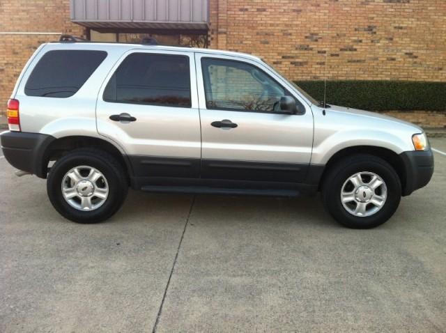 Ford Escape 2004 photo 1