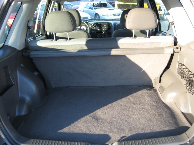 Ford Escape 2004 photo 2