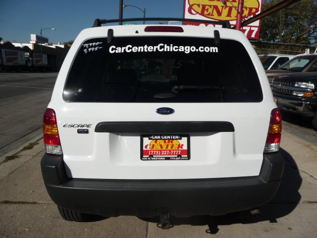 Ford Escape 2004 photo 2