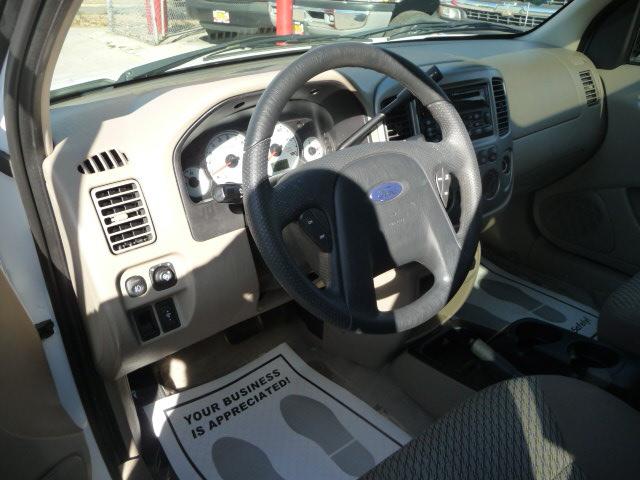 Ford Escape 2004 photo 5