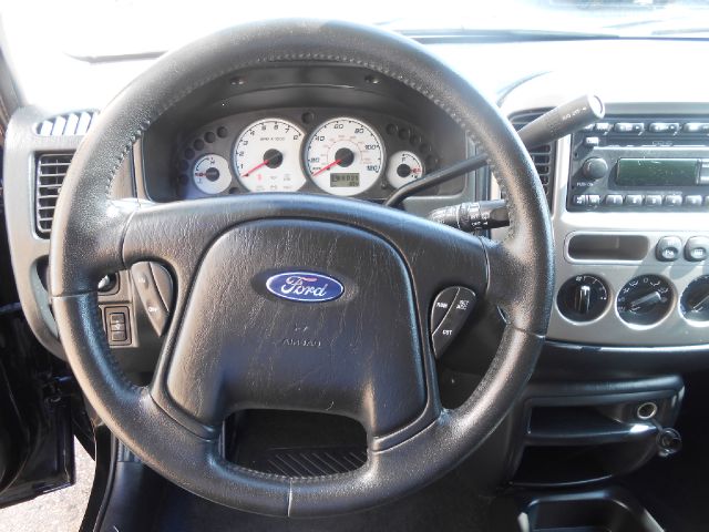 Ford Escape 2004 photo 11