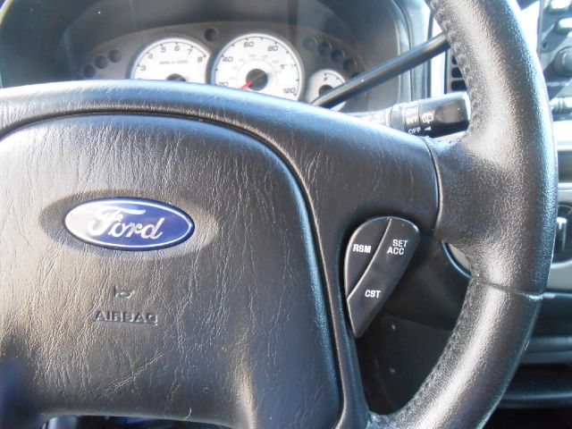 Ford Escape 2004 photo 13