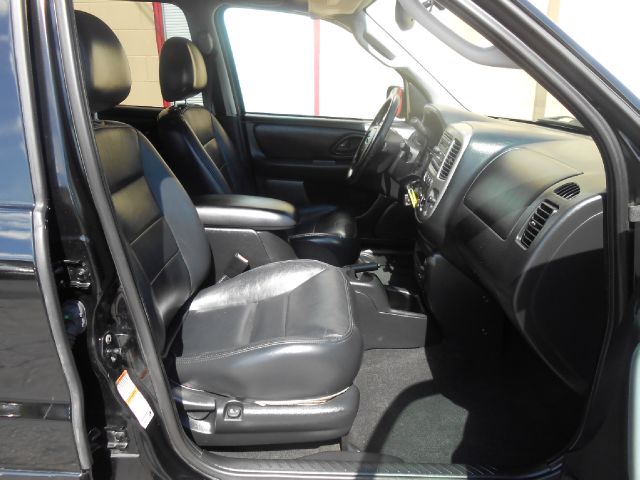Ford Escape 2004 photo 24