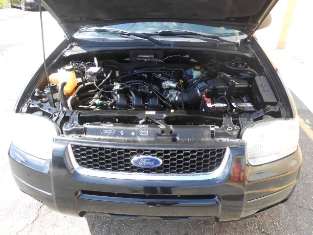 Ford Escape 2004 photo 29