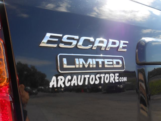 Ford Escape 2004 photo 35