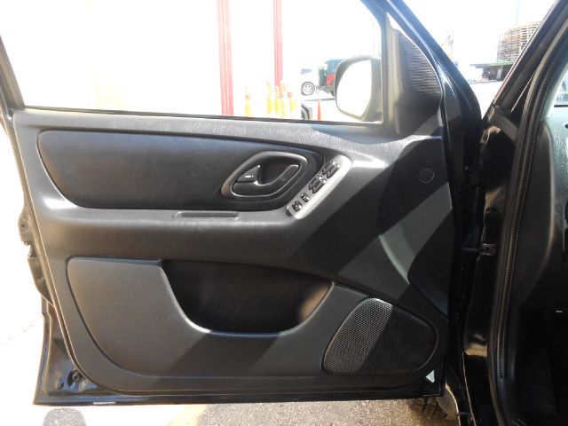Ford Escape 2004 photo 7