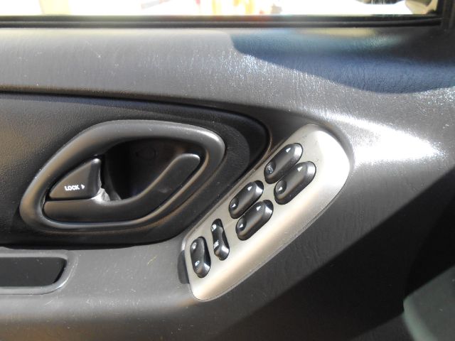Ford Escape 2004 photo 8
