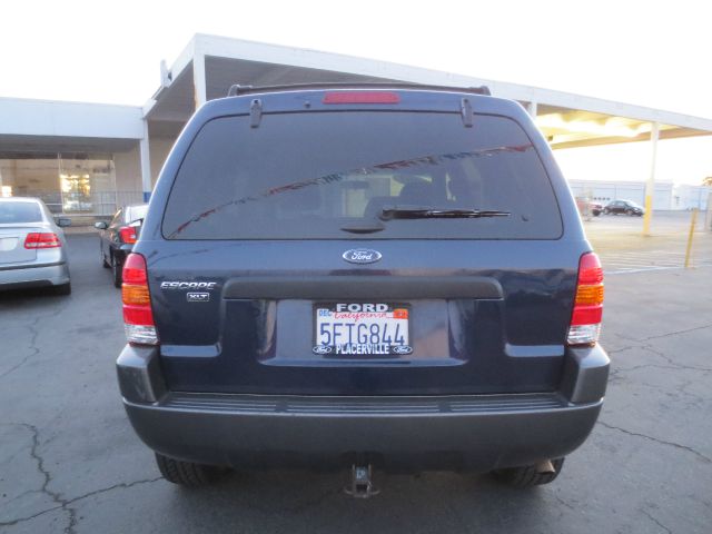 Ford Escape 2004 photo 3