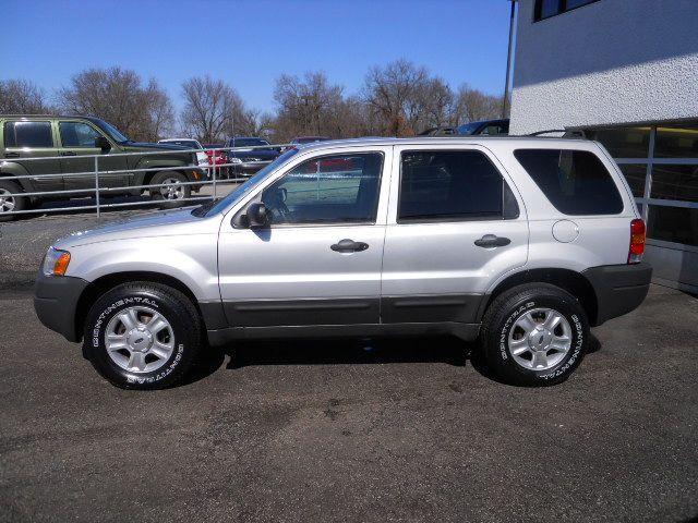 Ford Escape 2004 photo 2