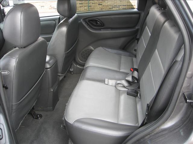 Ford Escape 2004 photo 3