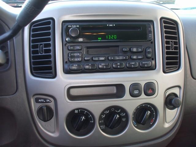 Ford Escape 2004 photo 3