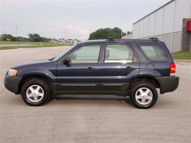 Ford Escape 2004 photo 1