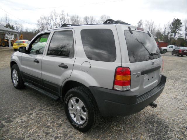 Ford Escape 2004 photo 1