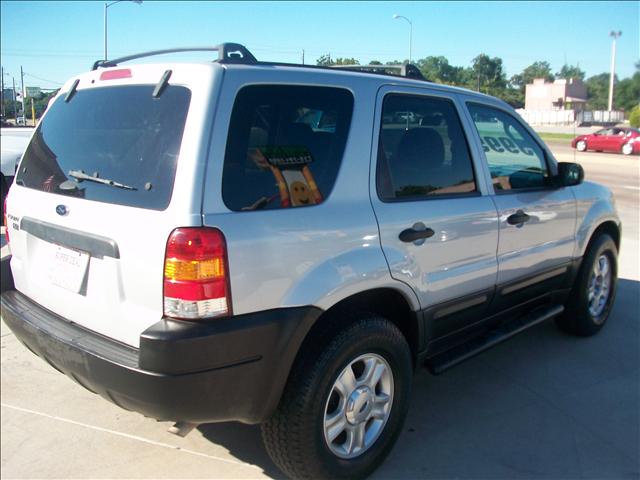 Ford Escape 2004 photo 3
