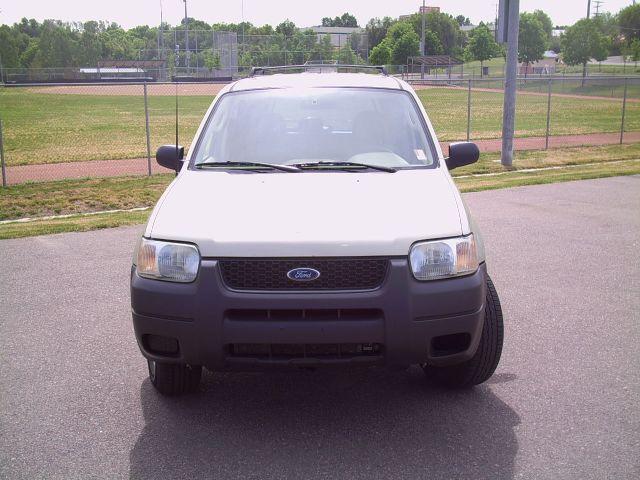 Ford Escape 2004 photo 1