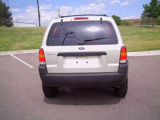 Ford Escape 2004 photo 3