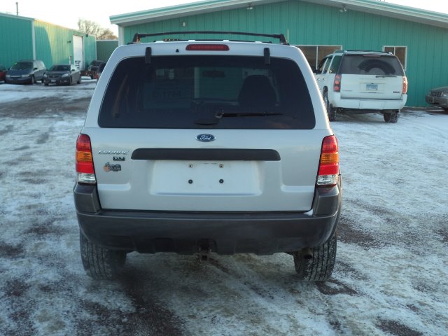 Ford Escape 2004 photo 1