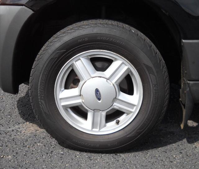 Ford Escape 2004 photo 2