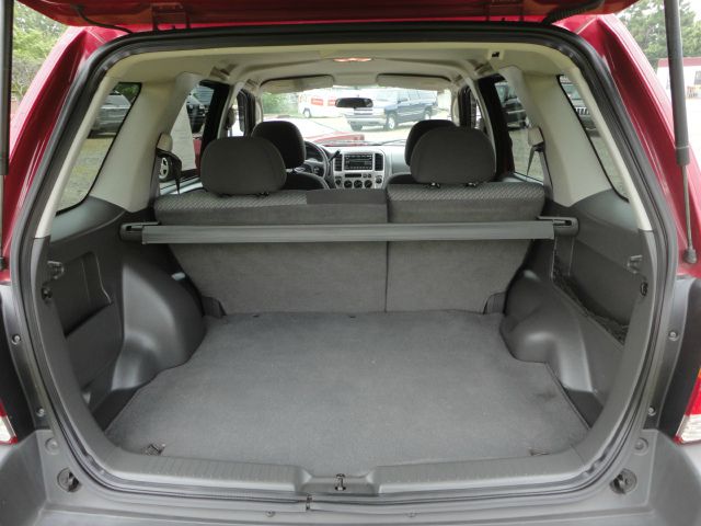 Ford Escape 2004 photo 1
