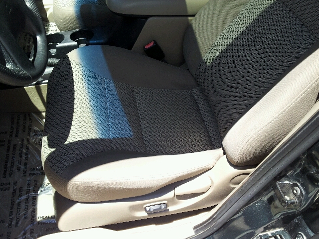 Ford Escape 2004 photo 13