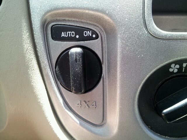 Ford Escape 2004 photo 14