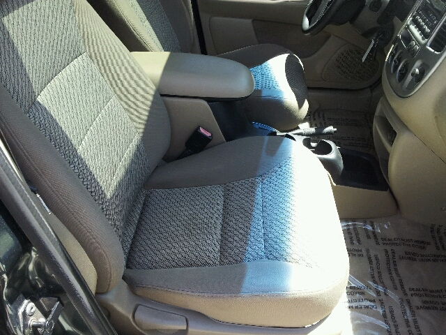 Ford Escape 2004 photo 27