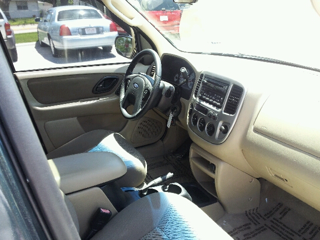 Ford Escape 2004 photo 29
