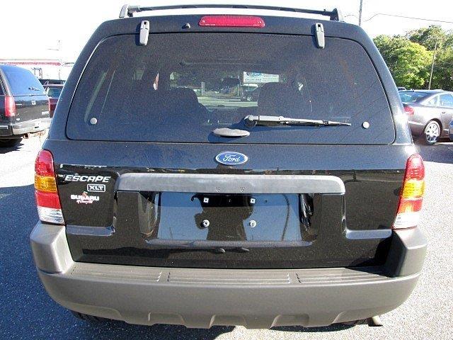 Ford Escape 2004 photo 3