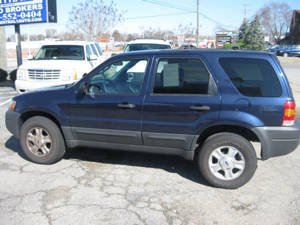 Ford Escape 2004 photo 1