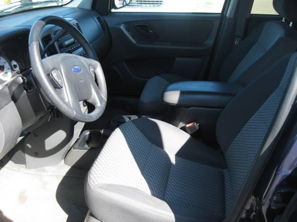 Ford Escape 2004 photo 4