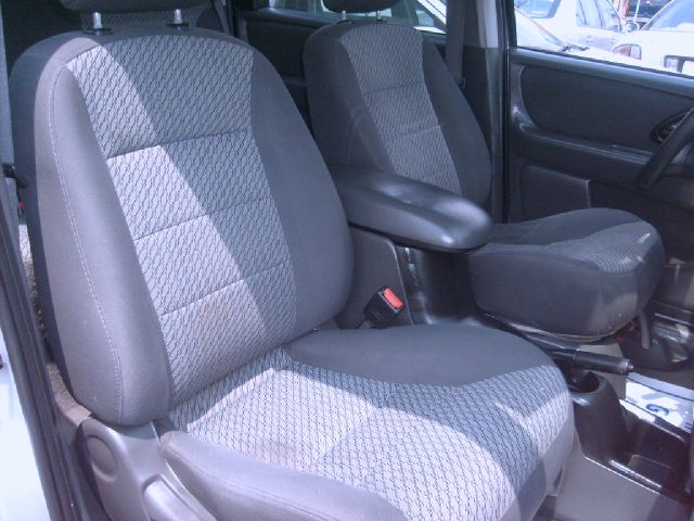 Ford Escape 2004 photo 10